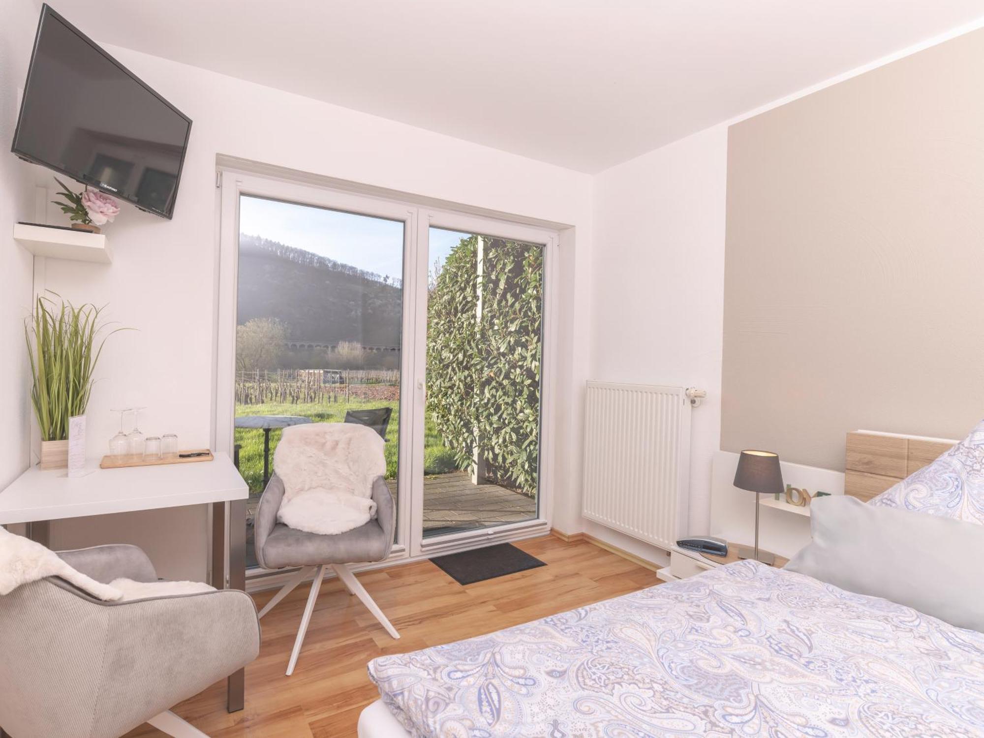 Ferienweingut Luetz Apartamento Pünderich Exterior foto