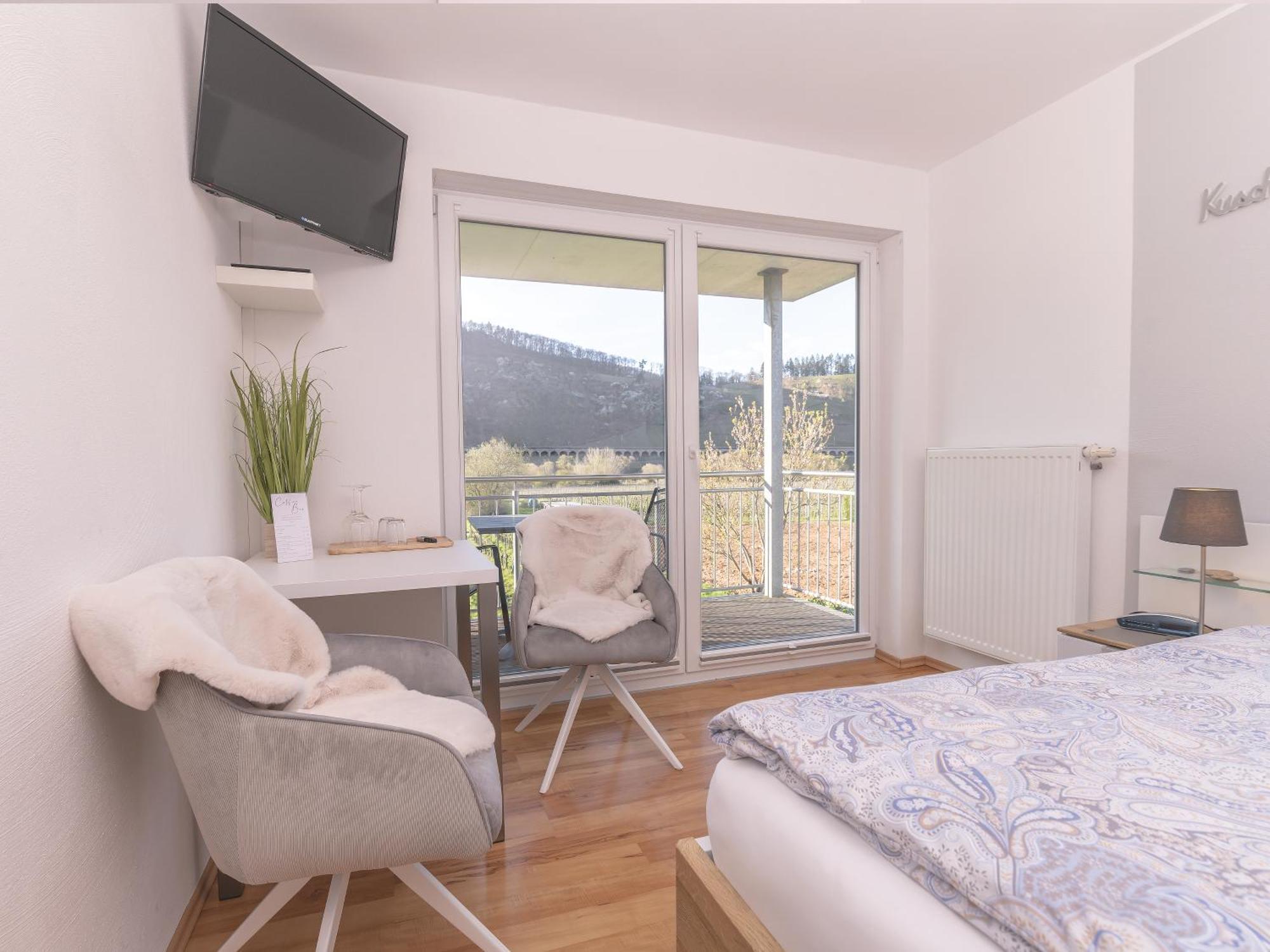 Ferienweingut Luetz Apartamento Pünderich Exterior foto